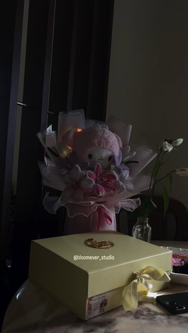 Best gift ever🥰
Order Now👇🏻

@bloomever_studio 

#bouquet #handmadeflowers #giftideas #fpypage❤️followfypシ❤️fyp❤aesthetic❤followforfollowbeck💙 #pipecleanerflowers